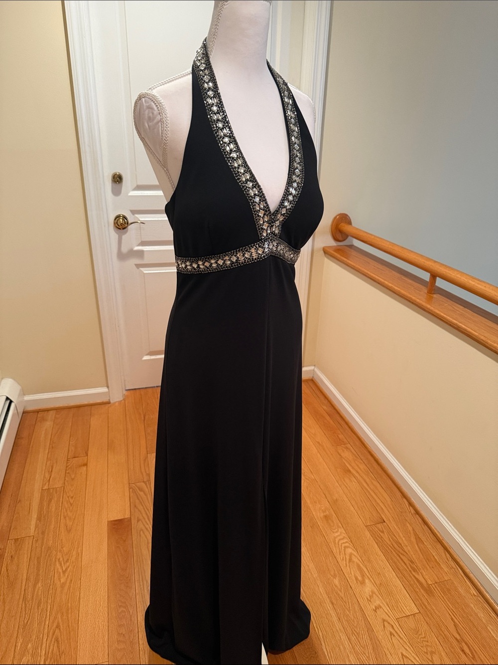 DE LARU Stunning Black Evening Dress with Embellished Neckline, hidden zipper
